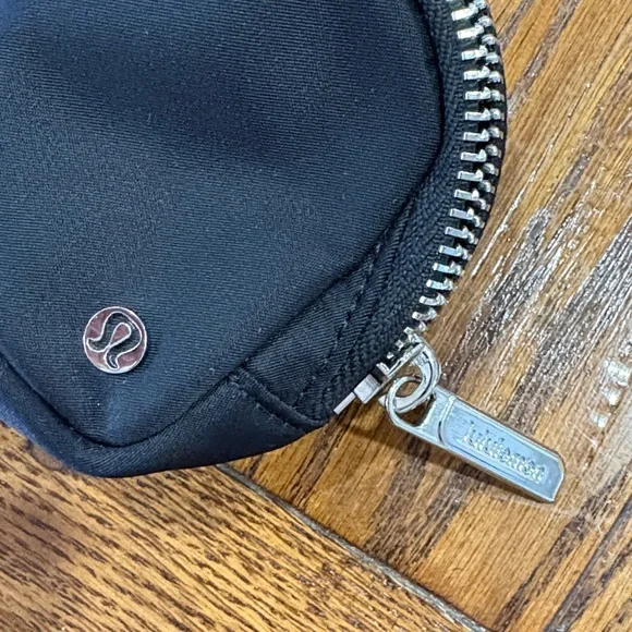lululemon Pouch - Picture 4 of 5
